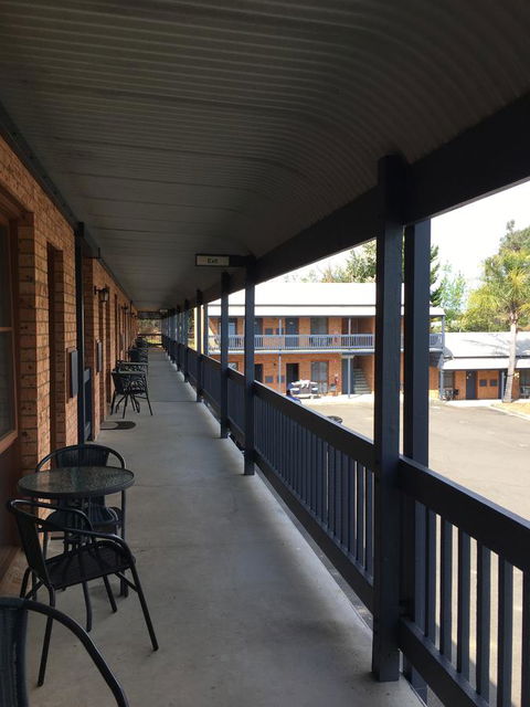 Bega Downs Motor Inn - Accommodation Broadbeach 9