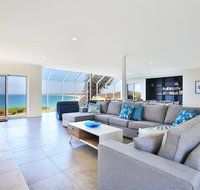 Neptune - Absolute Beachfront - Accommodation Broadbeach