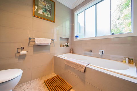 Armidale Cottage - House 2 - Accommodation Broadbeach 28