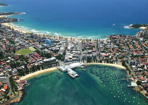 Oversized 2 Bedroom Manly Beach House - Accommodation Broadbeach 11