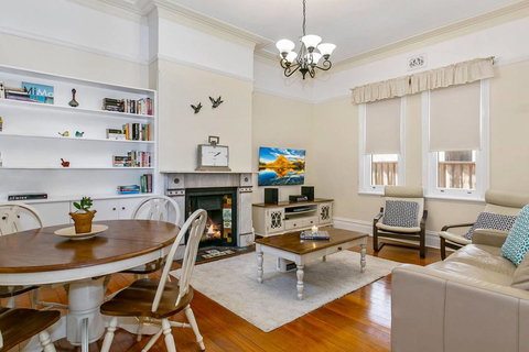 Oversized 2 Bedroom Manly Beach House - Accommodation Broadbeach 0