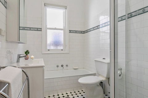 Oversized 2 Bedroom Manly Beach House - Accommodation Broadbeach 8