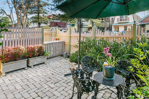 Oversized 2 Bedroom Manly Beach House - Accommodation Broadbeach 1