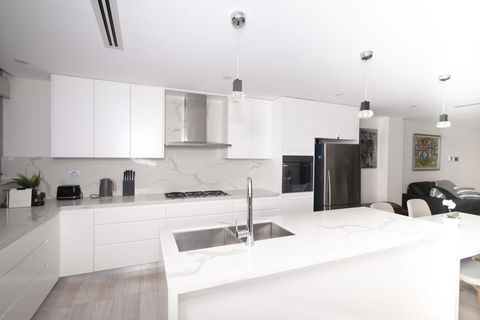 Luxury Villa Darlington - Vine - Accommodation Broadbeach 44