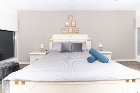 Luxury Villa Darlington - Vine - Accommodation Broadbeach 38
