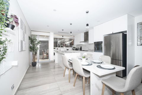 Luxury Villa Darlington - Vine - Accommodation Broadbeach 3