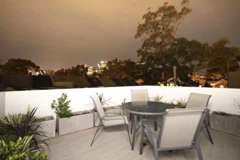 Luxury Villa Darlington - Vine - Accommodation Broadbeach 5