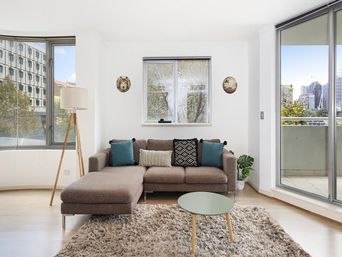 Lower Bridge And Sails - Executive 2BR Darlinghurst Apartment With Balcony And Rooftop Views - Accommodation Broadbeach 4