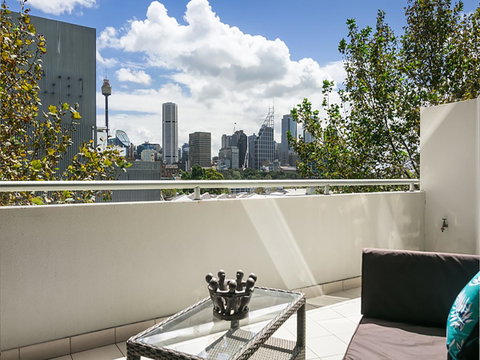 Lower Bridge And Sails - Executive 2BR Darlinghurst Apartment With Balcony And Rooftop Views - Accommodation Broadbeach 6