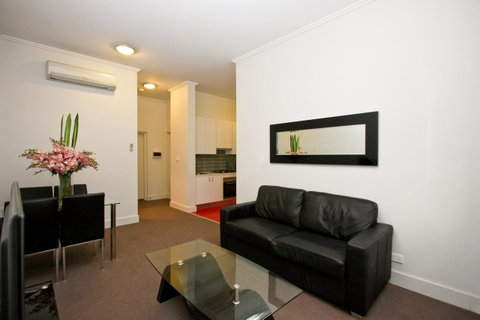 The Star Apartments - Accommodation Broadbeach 6