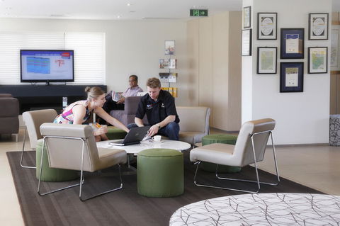 Alpha Hotel Eastern Creek - Accommodation Broadbeach 21
