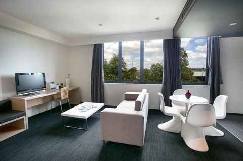 Alpha Hotel Eastern Creek - Accommodation Broadbeach 12