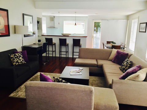 Encore Apartments - Accommodation Broadbeach 1