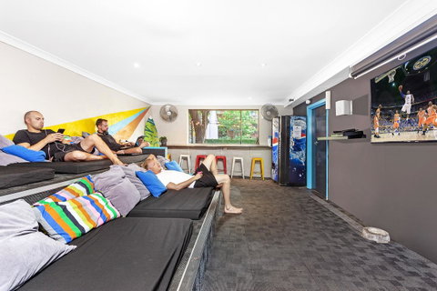Summer House Kings Cross - Accommodation Broadbeach 9