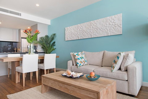 Arena Luxury Beachfront Apartment - Accommodation Broadbeach 34