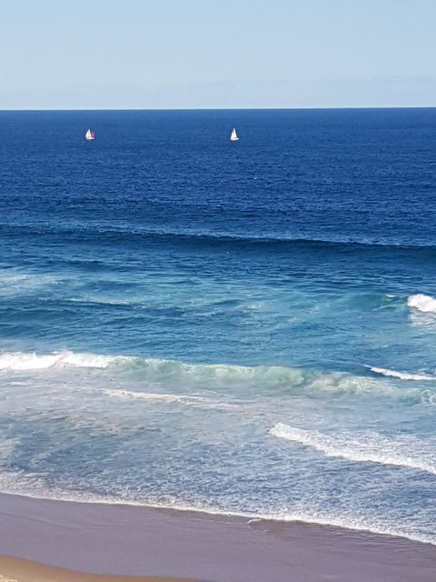 Arena Luxury Beachfront Apartment - Accommodation Broadbeach 21