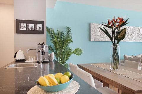 Arena Luxury Beachfront Apartment - Accommodation Broadbeach 16