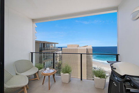 Arena Luxury Beachfront Apartment - Accommodation Broadbeach 14