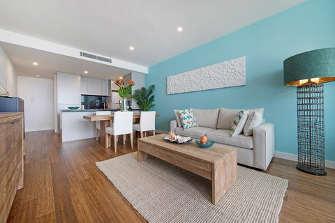 Arena Luxury Beachfront Apartment - Accommodation Broadbeach 41