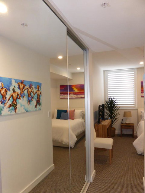 Arena Luxury Beachfront Apartment - Accommodation Broadbeach 28