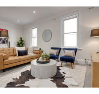 Large stylish and quiet penthouse steps from surf - Accommodation Broadbeach