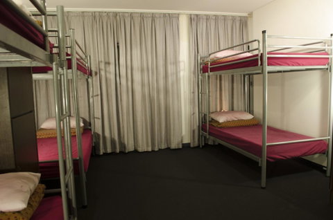 790 On George Backpackers - Accommodation Broadbeach 10