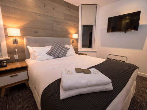 Crown Hotel Surry Hills - Accommodation Broadbeach 2