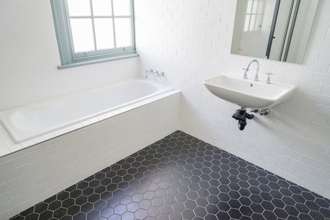 Oasis On Beamish Hotel - Accommodation Broadbeach 12