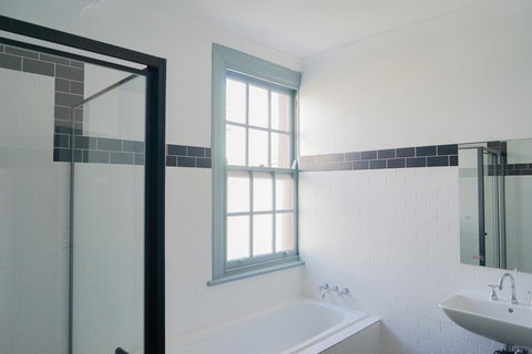 Oasis On Beamish Hotel - Accommodation Broadbeach 14