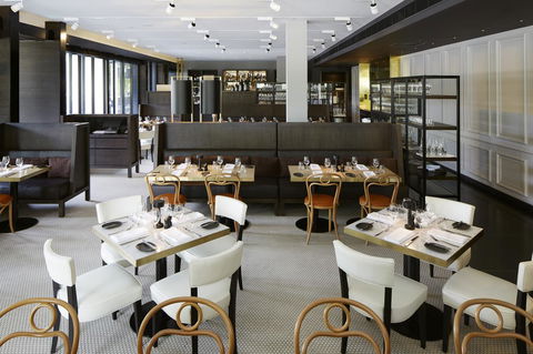 Burbury Hotel - Accommodation Broadbeach 17