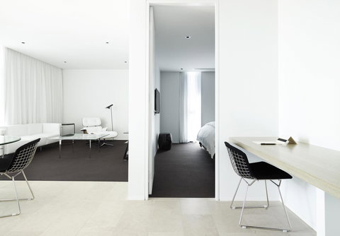 Burbury Hotel - Accommodation Broadbeach 24