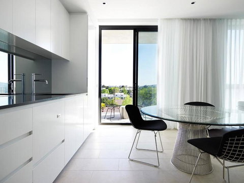 Burbury Hotel - Accommodation Broadbeach 8