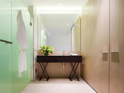 Burbury Hotel - Accommodation Broadbeach 6