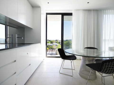 Burbury Hotel - Accommodation Broadbeach 25