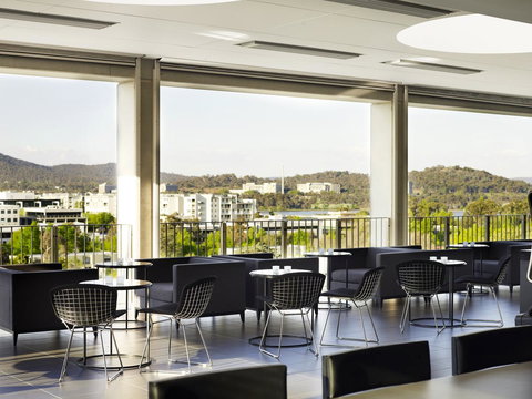 Burbury Hotel - Accommodation Broadbeach 9