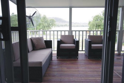 Broke Village Hideaway - Accommodation Broadbeach 2