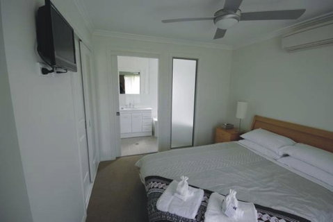Broke Village Hideaway - Accommodation Broadbeach 1