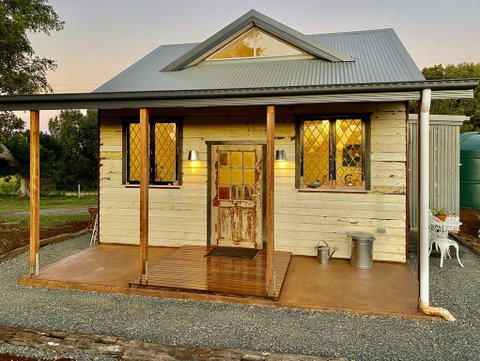 BYRON BAY New! SUNSET COTTAGE - Accommodation Broadbeach 0