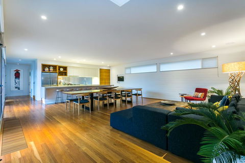 C-Escape - Accommodation Broadbeach 3
