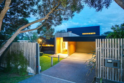 C-Escape - Accommodation Broadbeach 1