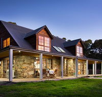 Cedar and Stone - Accommodation Broadbeach