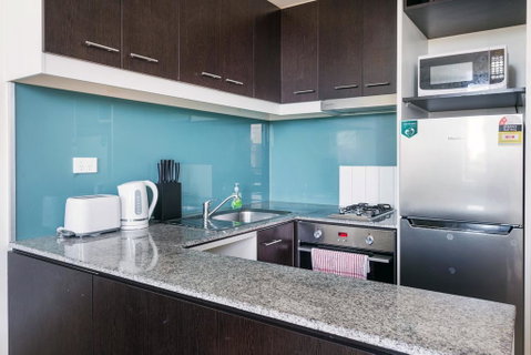 Central And Modern Apartment In Melbourne CBD - Accommodation Broadbeach 3