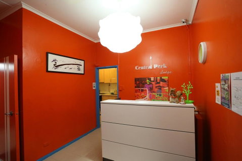 Central Perk Lodge - Accommodation Broadbeach 0