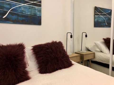 Central Station - 1 Bedroom Apt With View - Accommodation Broadbeach 2