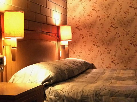Century Motor Inn - Accommodation Broadbeach 3