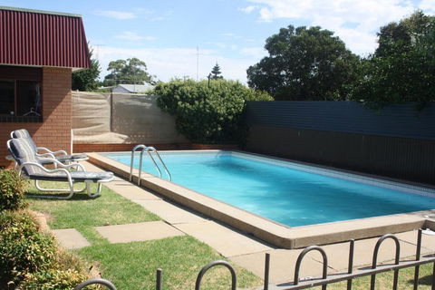 Century Motor Inn - Accommodation Broadbeach 1