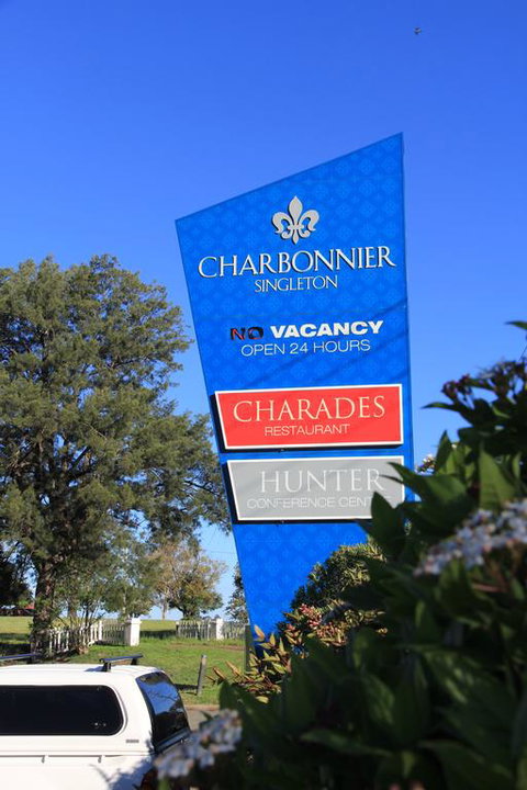 Charbonnier Motor Inn - Accommodation Broadbeach 3