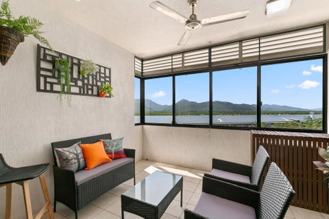 Chic City Apartment With Waterfront Views - Accommodation Broadbeach 0