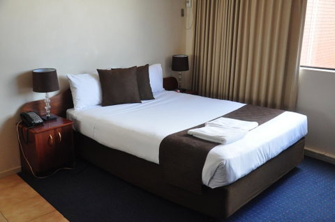 City Park Hotel - Accommodation Broadbeach 1