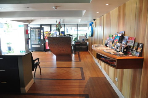 City Park Hotel - Accommodation Broadbeach 2